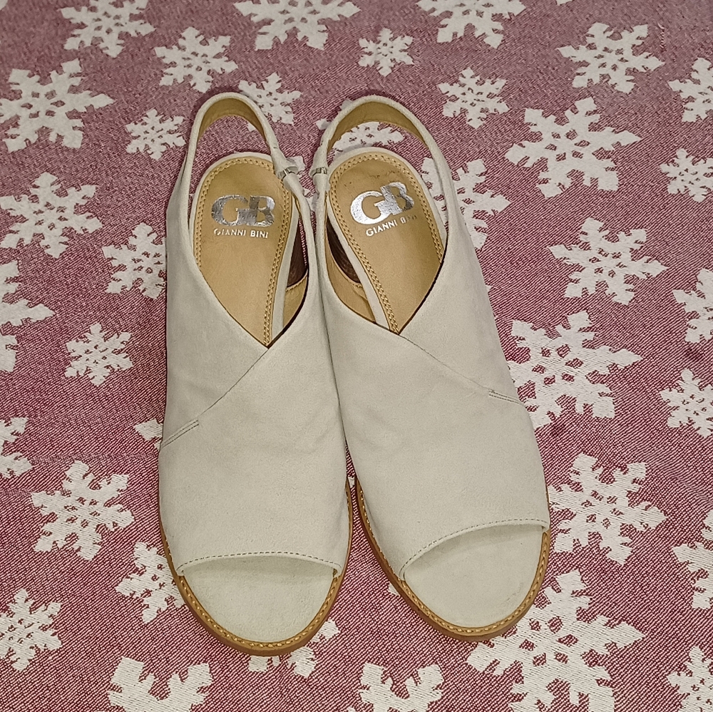 Gianni Bini high heel shoes size 6.5